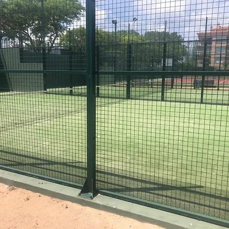 Apartamento Con Pistas De Tenis Y Piscina En Апартаменти